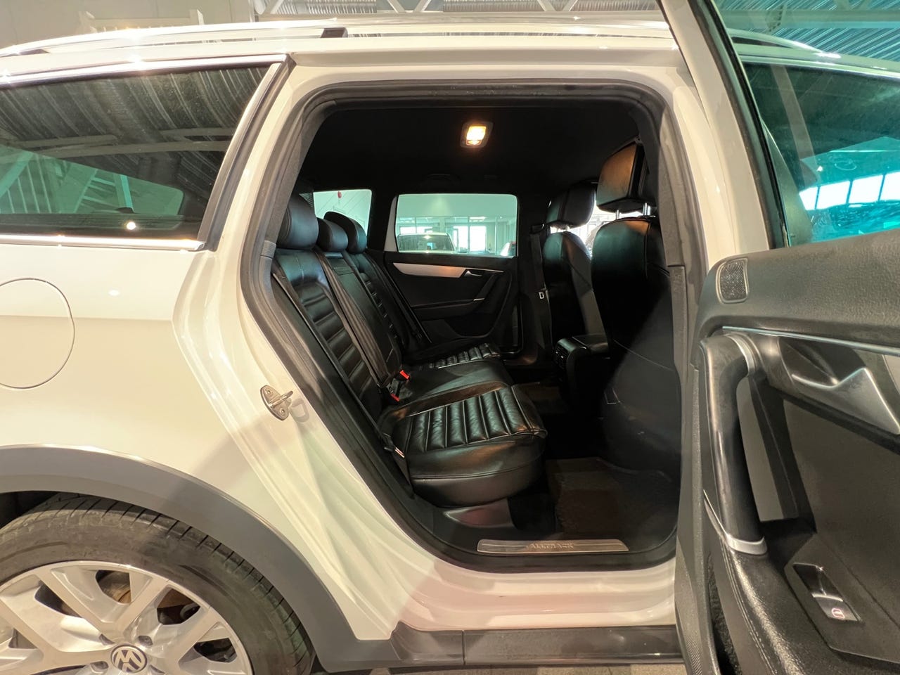 Volkswagen Passat 2.0 ALLTRACK – Image 14