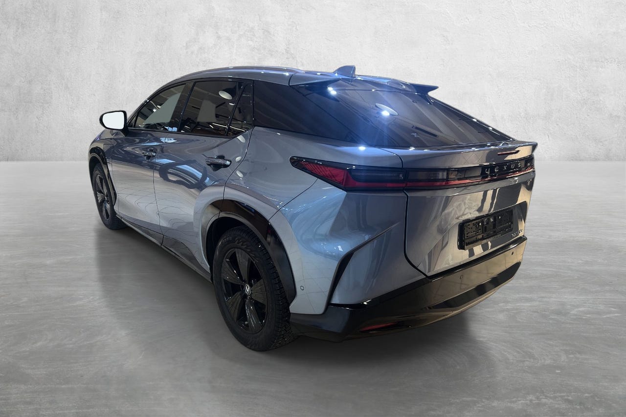 Lexus RZ 300e FWD Luxe – Image 7