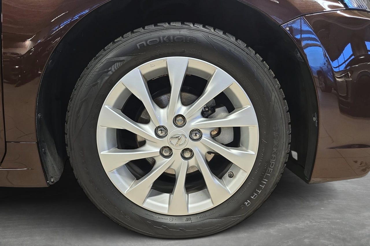 Lexus CT200h 2018 – Image 18