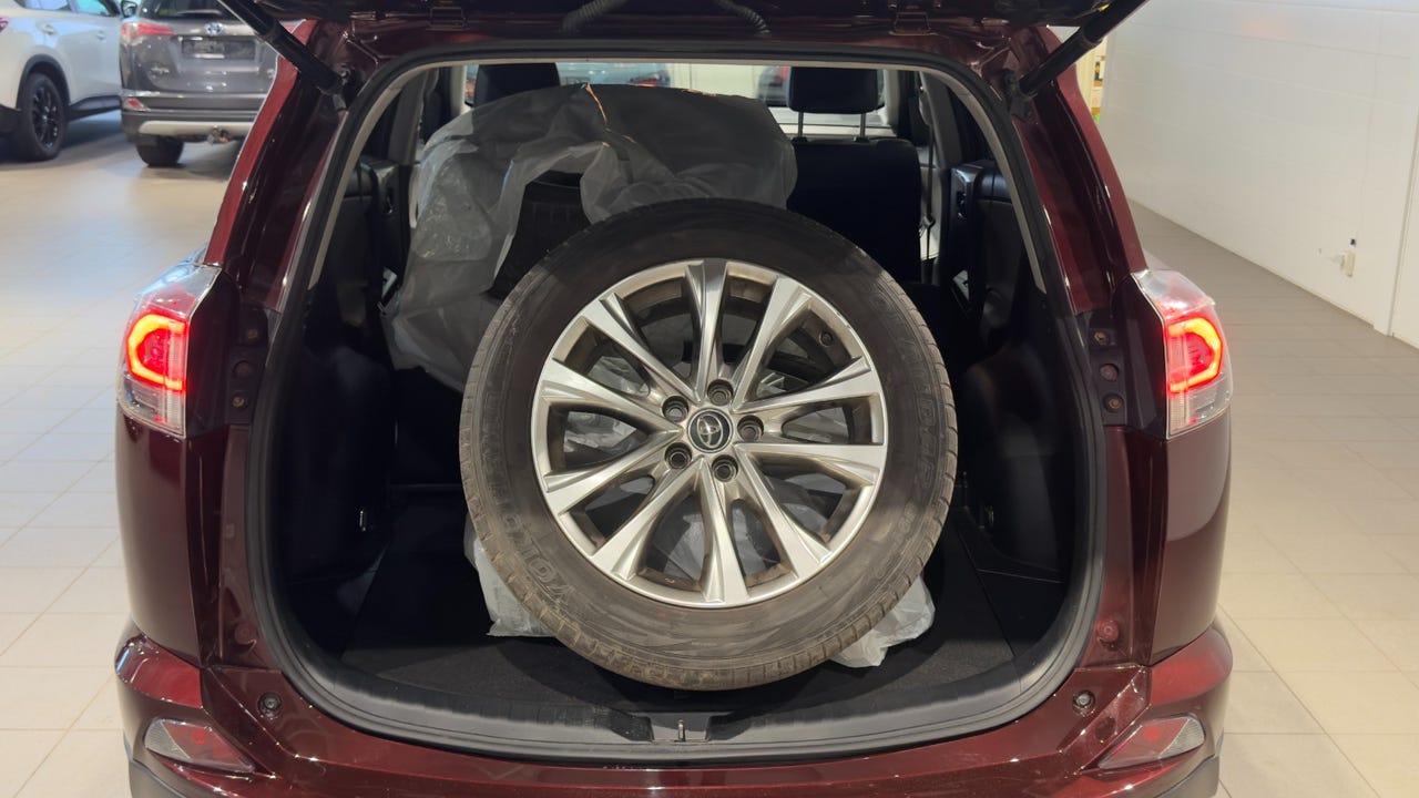 Toyota RAV4 2.5 EXECUTIVE 4x4 – Image 19