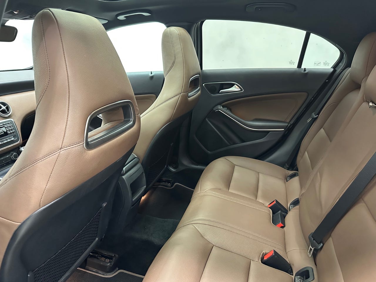 Mercedes-Benz A180 – Image 32
