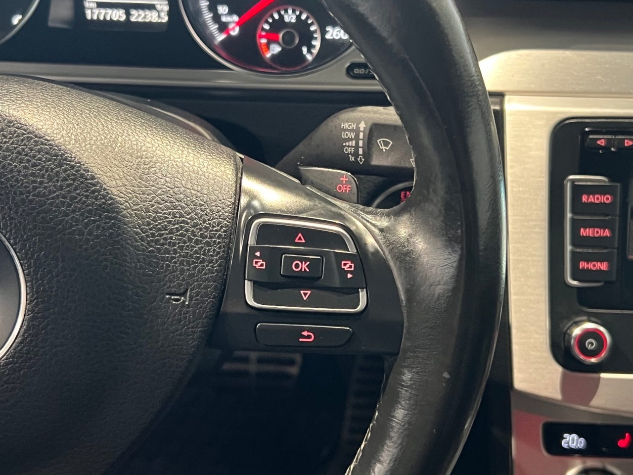 Volkswagen Passat 2.0 ALLTRACK – Image 44