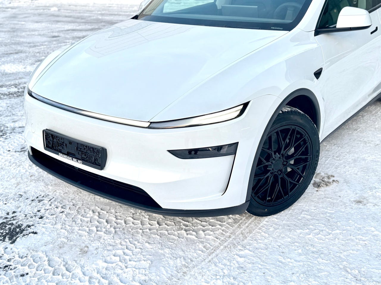Tesla Model Y – Image 2