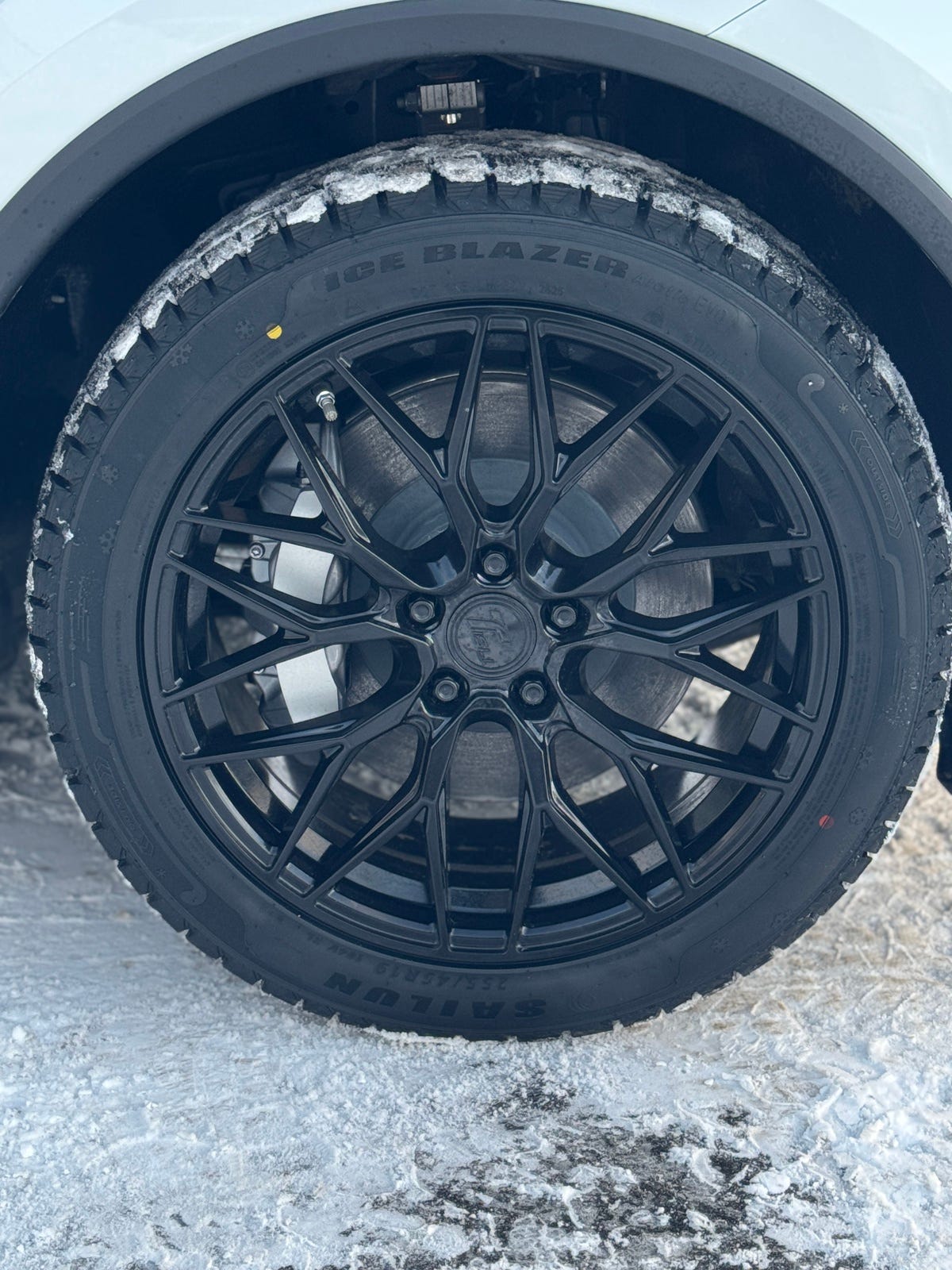 Tesla Model Y – Image 17