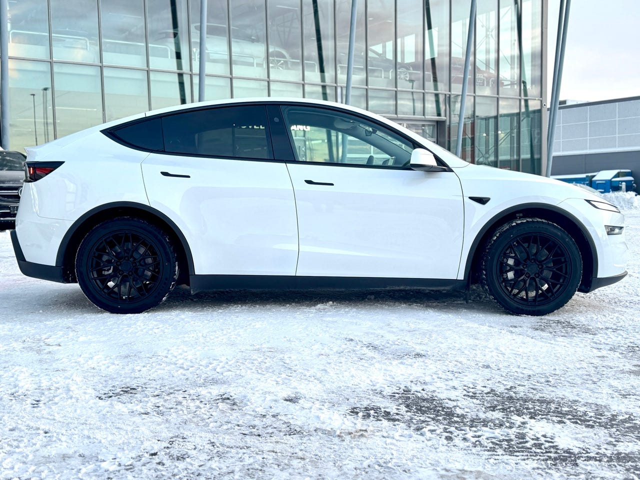 Tesla Model Y – Image 22