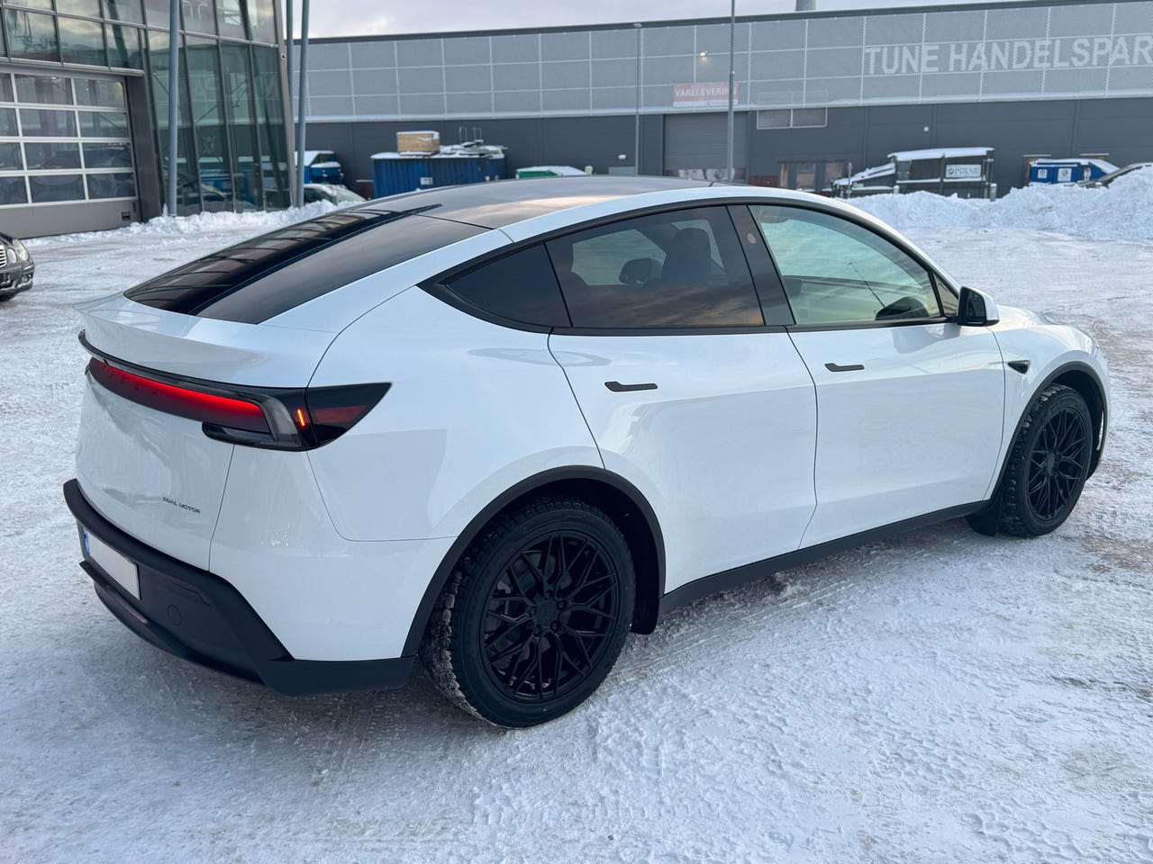 Tesla Model Y – Image 32